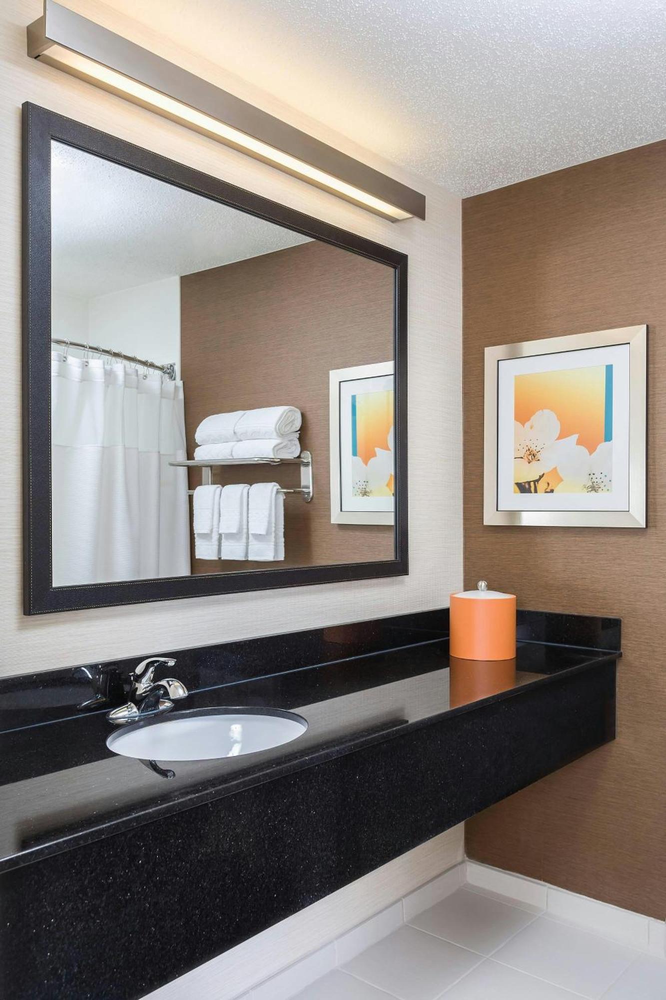 Fairfield Inn & Suites Финдли Экстерьер фото