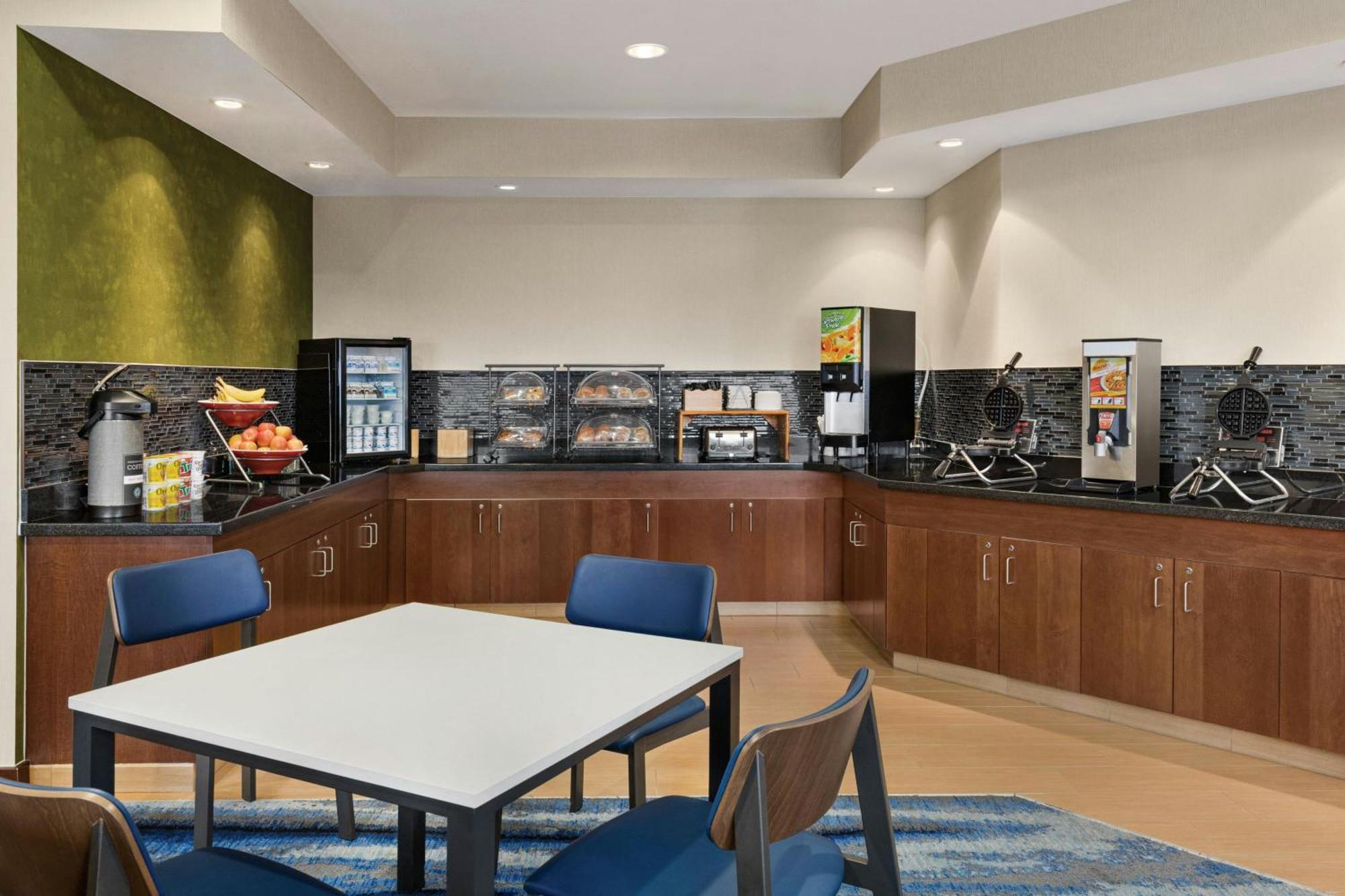 Fairfield Inn & Suites Финдли Экстерьер фото